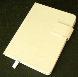 Zápisník A6 s magnetem bílý