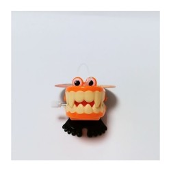 Upíří zuby poskakující
